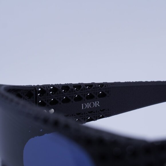 🕶️ New Dior DIOR3D M1U 11B0 Sunglasses - Black Frame, Blue Lenses - Picture 4 of 11